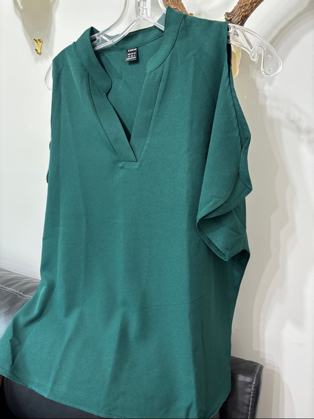 SHEIN Deep Green V-Neck Sleeveless Camisole